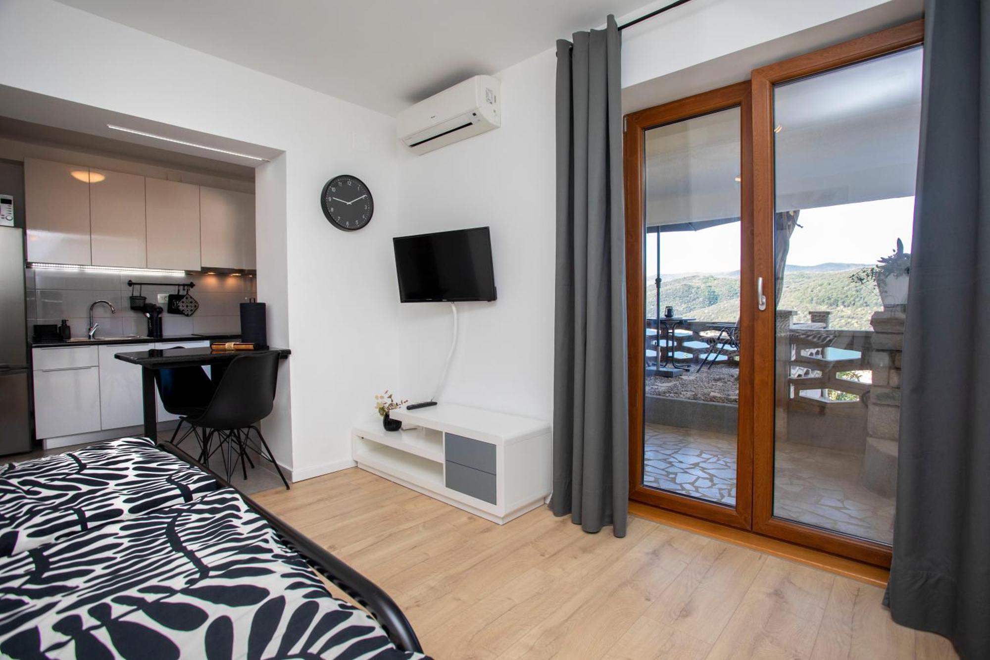 Studio Apartment Mia Rabac Zewnętrze zdjęcie